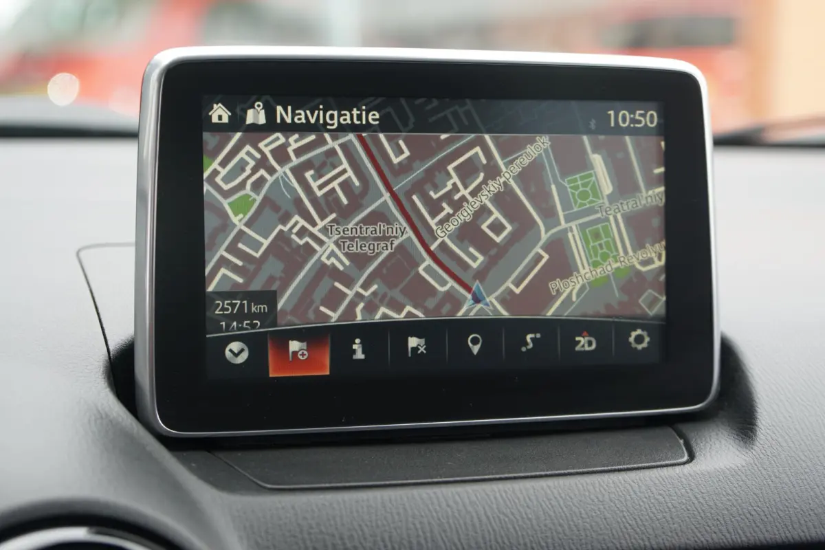 2.0 SkyActiv-G 120 S + LED / NAVIGATIE / SENSOREN / STOELVERWARMING