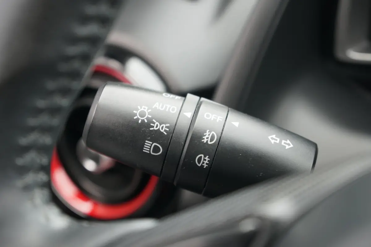 2.0 SkyActiv-G 120 S + LED / NAVIGATIE / SENSOREN / STOELVERWARMING