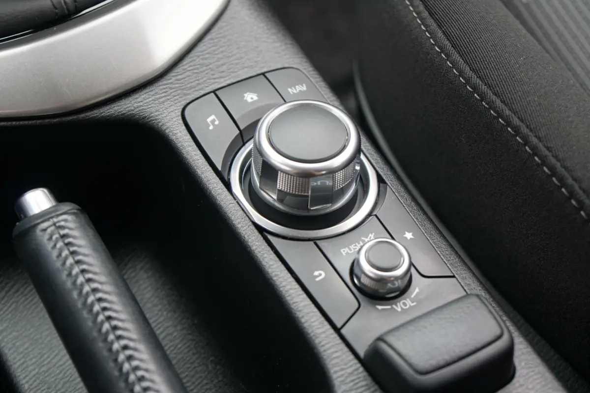 2.0 SkyActiv-G 120 S + LED / NAVIGATIE / SENSOREN / STOELVERWARMING