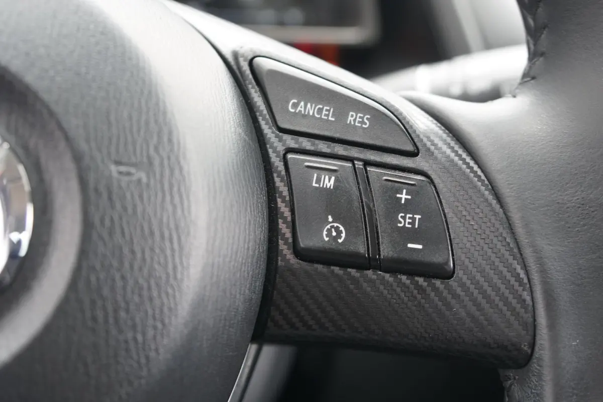 2.0 SkyActiv-G 120 S + LED / NAVIGATIE / SENSOREN / STOELVERWARMING