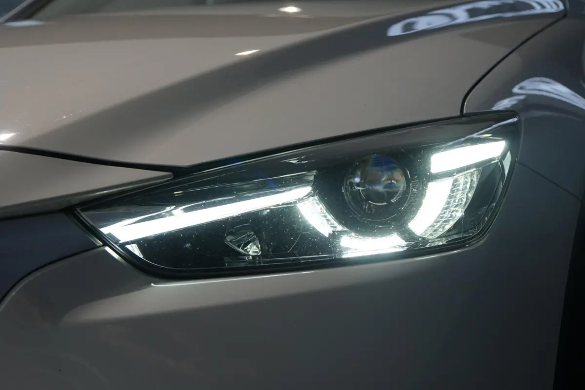2.0 SkyActiv-G 120 S + LED / NAVIGATIE / SENSOREN / STOELVERWARMING