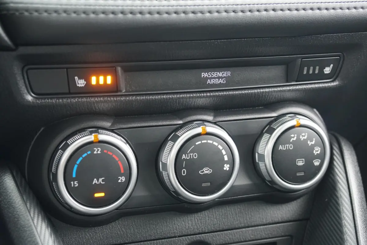 2.0 SkyActiv-G 120 S + LED / NAVIGATIE / SENSOREN / STOELVERWARMING