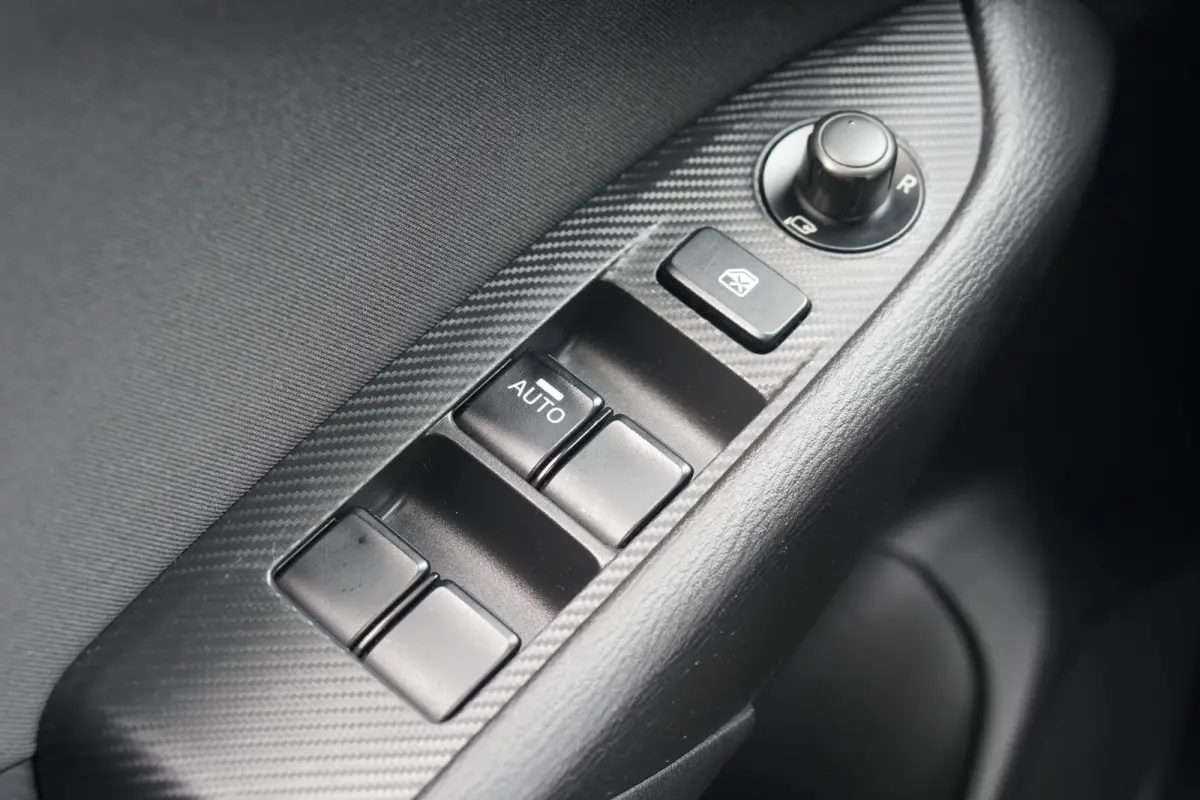 2.0 SkyActiv-G 120 S + LED / NAVIGATIE / SENSOREN / STOELVERWARMING