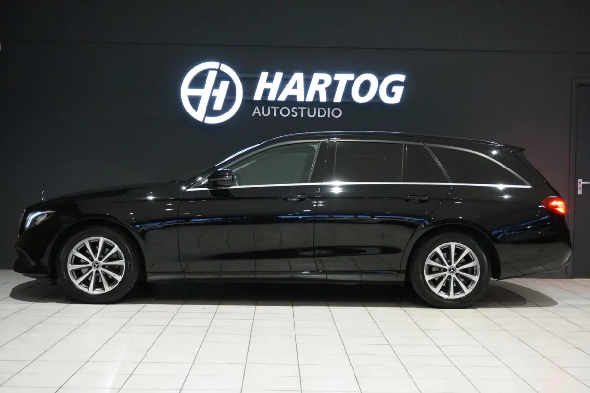 200 Premium *INCL. BTW* + CARPLAY / CAMERA / STOELVERWARMING