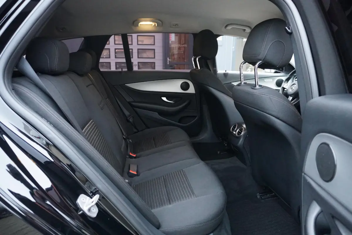 200 Premium *INCL. BTW* + CARPLAY / CAMERA / STOELVERWARMING