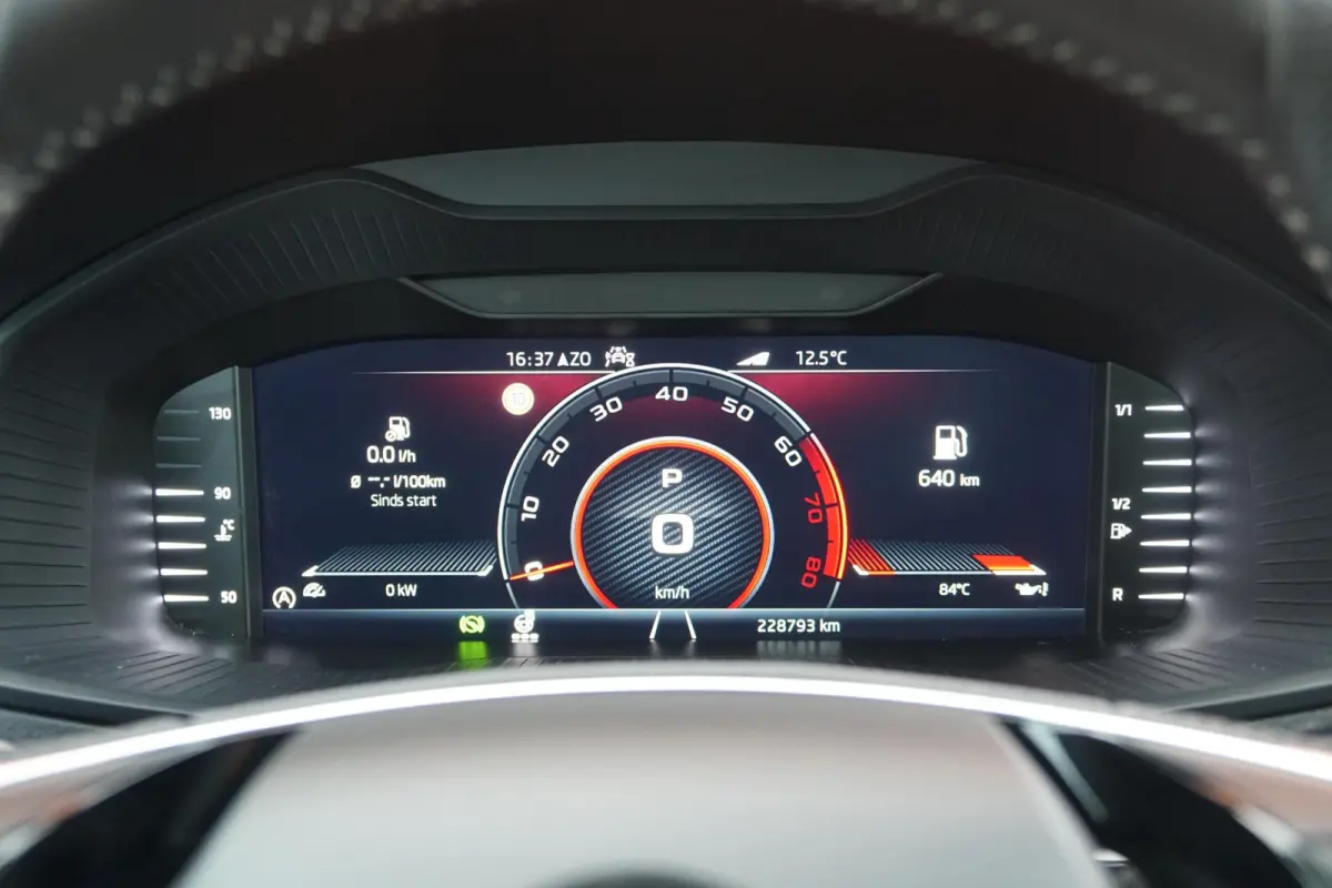 1.5 TSI ACT Sportline Business *EERSTE EIGENAAR* + KEYLESS / CAMERA / CANTON AUDIO / TREKHAAK