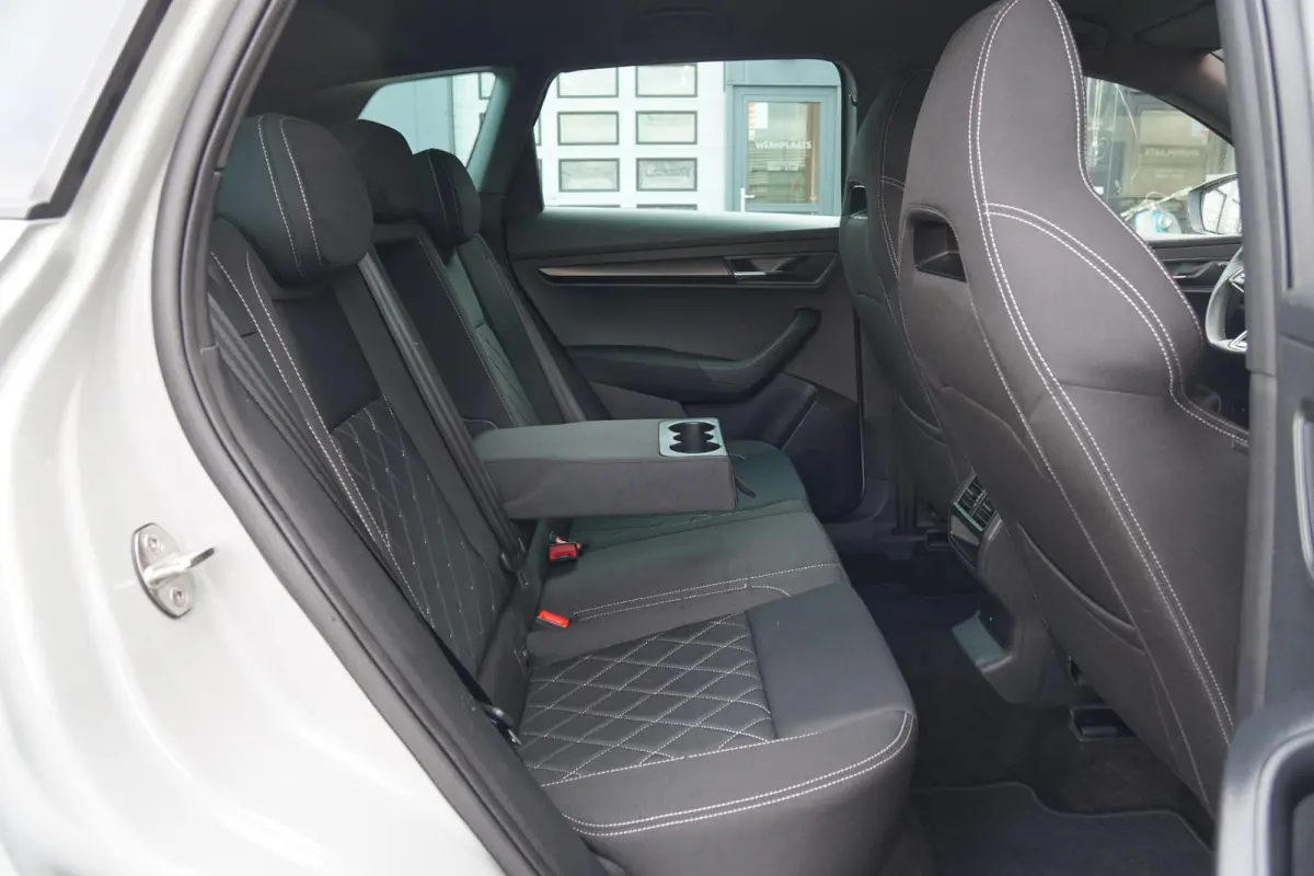 1.5 TSI ACT Sportline Business *EERSTE EIGENAAR* + KEYLESS / CAMERA / CANTON AUDIO / TREKHAAK