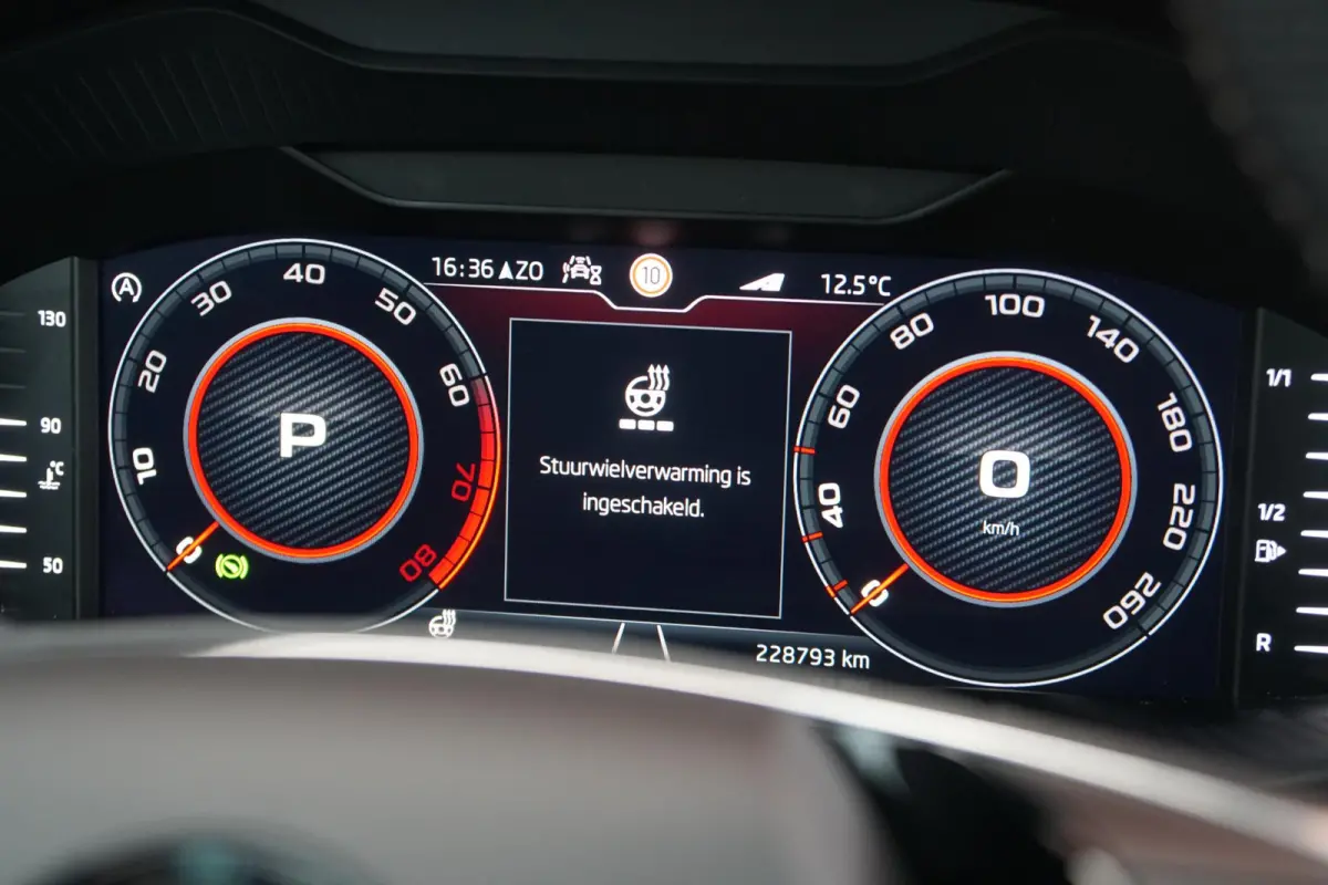 1.5 TSI ACT Sportline Business *EERSTE EIGENAAR* + KEYLESS / CAMERA / CANTON AUDIO / TREKHAAK
