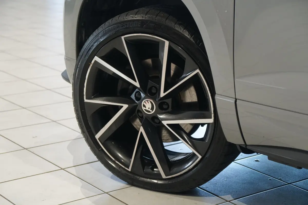 1.5 TSI ACT Sportline Business *EERSTE EIGENAAR* + KEYLESS / CAMERA / CANTON AUDIO / TREKHAAK