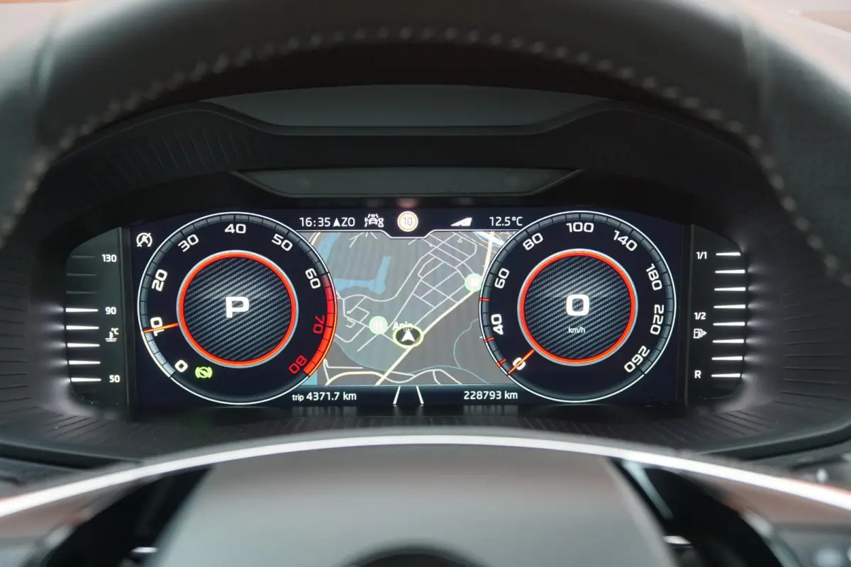 1.5 TSI ACT Sportline Business *EERSTE EIGENAAR* + KEYLESS / CAMERA / CANTON AUDIO / TREKHAAK