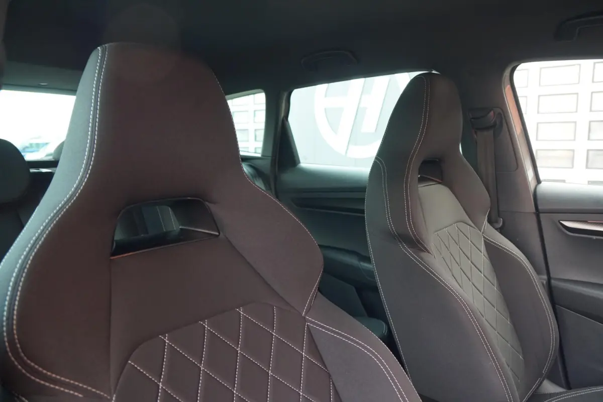 1.5 TSI ACT Sportline Business *EERSTE EIGENAAR* + KEYLESS / CAMERA / CANTON AUDIO / TREKHAAK