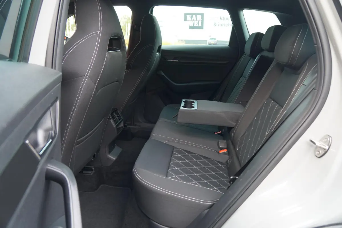 1.5 TSI ACT Sportline Business *EERSTE EIGENAAR* + KEYLESS / CAMERA / CANTON AUDIO / TREKHAAK