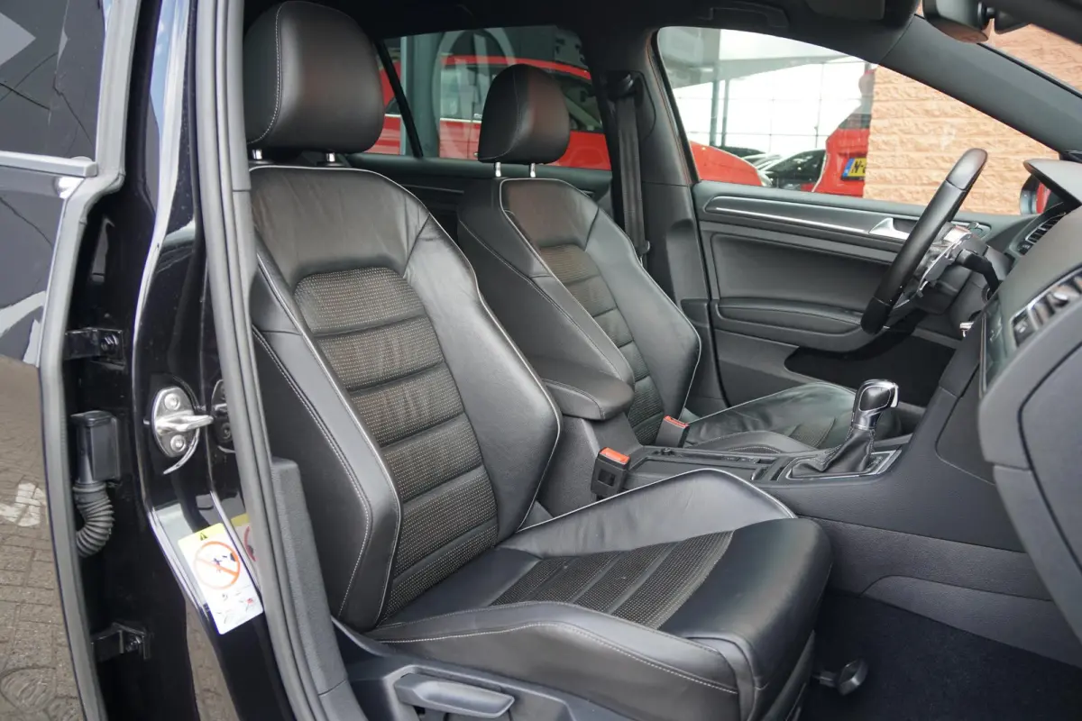 2.0 TDI GTD *INCL BTW* DSG / LEDER / CAMERA / LED / CARPLAY / ACC
