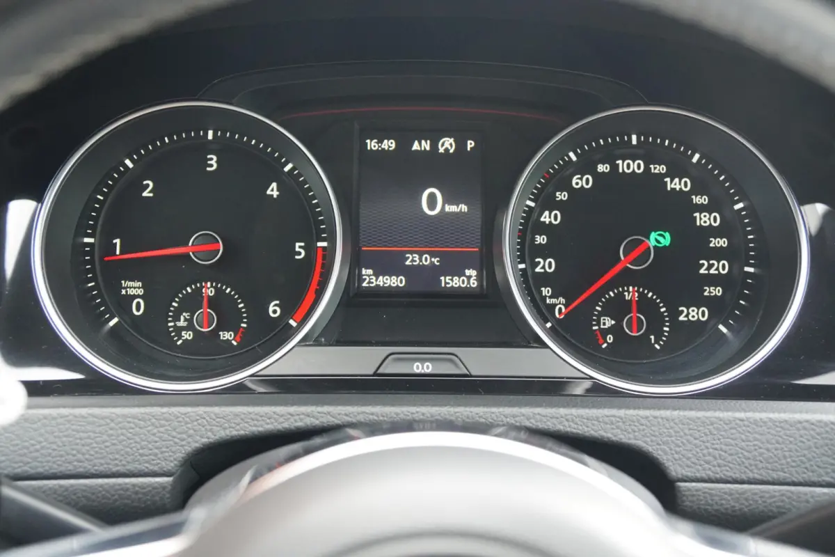 2.0 TDI GTD *INCL BTW* DSG / LEDER / CAMERA / LED / CARPLAY / ACC