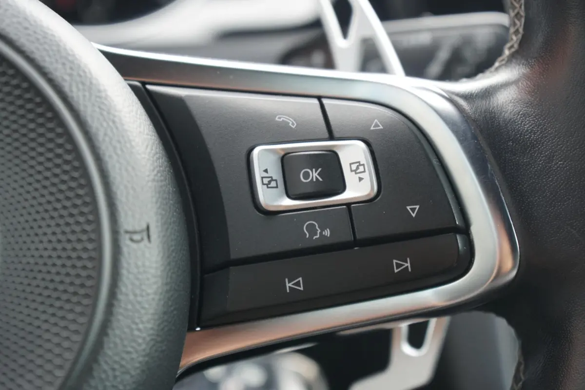 2.0 TDI GTD *INCL BTW* DSG / LEDER / CAMERA / LED / CARPLAY / ACC