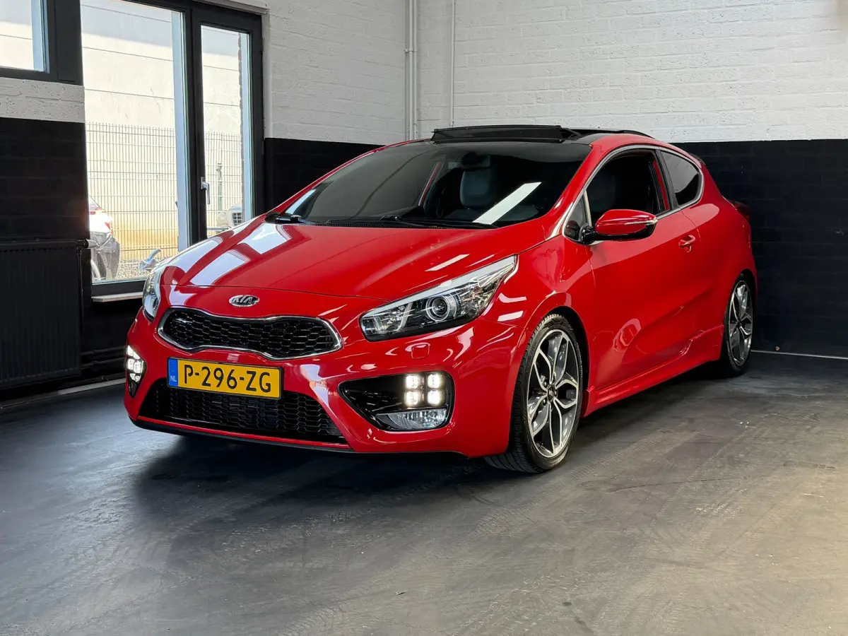 Pro_cee'd 1.6 T-GDi GT | 204PK | Pano | Alcantara | Stoelverwarming | DAB | Climate