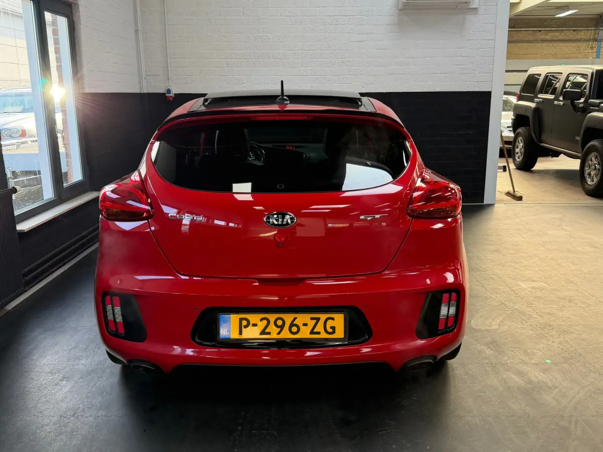 Pro_cee'd 1.6 T-GDi GT | 204PK | Pano | Alcantara | Stoelverwarming | DAB | Climate