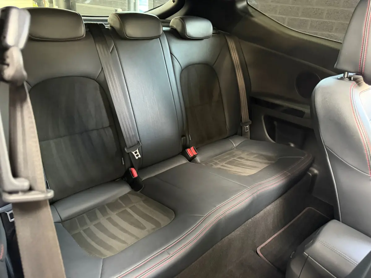Pro_cee'd 1.6 T-GDi GT | 204PK | Pano | Alcantara | Stoelverwarming | DAB | Climate
