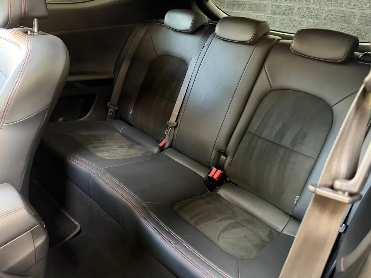 Pro_cee'd 1.6 T-GDi GT | 204PK | Pano | Alcantara | Stoelverwarming | DAB | Climate