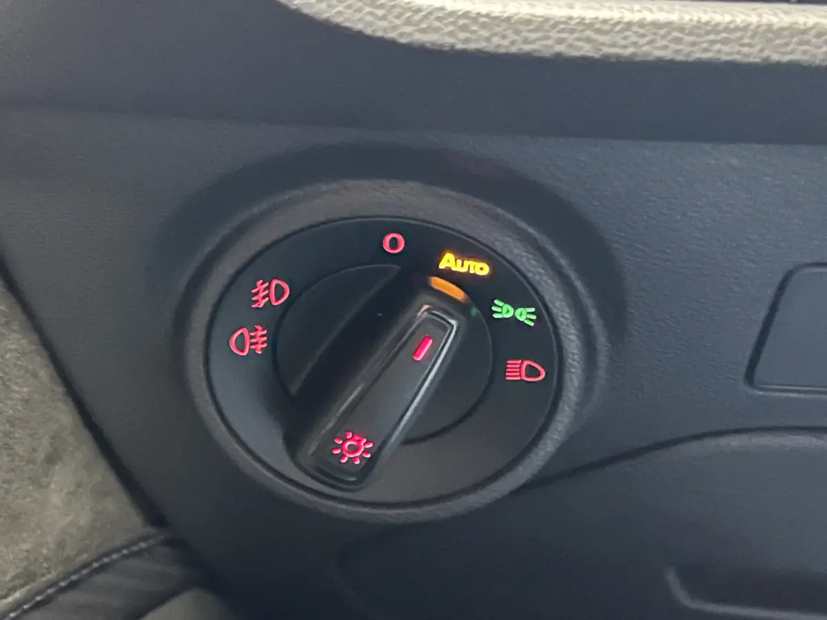 2.0 TSI CUPRA | 290PK! | Navigatie/Android/Apple Carplay | Stoelverwarming | PDC V+A | Cruise Control | Achteruitrijcamera | LMV 19"