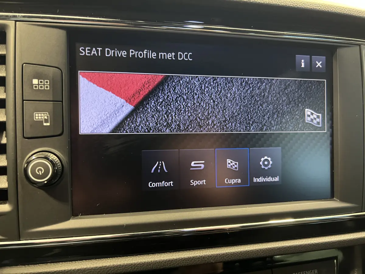 2.0 TSI CUPRA | 290PK! | Navigatie/Android/Apple Carplay | Stoelverwarming | PDC V+A | Cruise Control | Achteruitrijcamera | LMV 19"