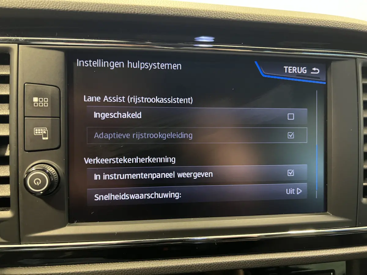 2.0 TSI CUPRA | 290PK! | Navigatie/Android/Apple Carplay | Stoelverwarming | PDC V+A | Cruise Control | Achteruitrijcamera | LMV 19"