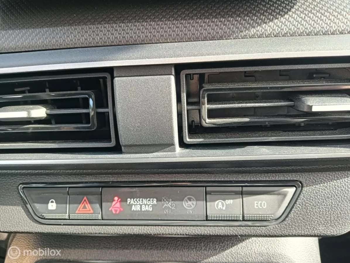 1.0 TCe 90 LED/CarPlay/PDC/4seiz.banden