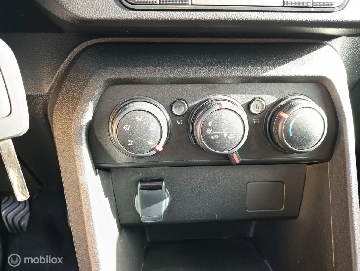 1.0 TCe 90 LED/CarPlay/PDC/4seiz.banden