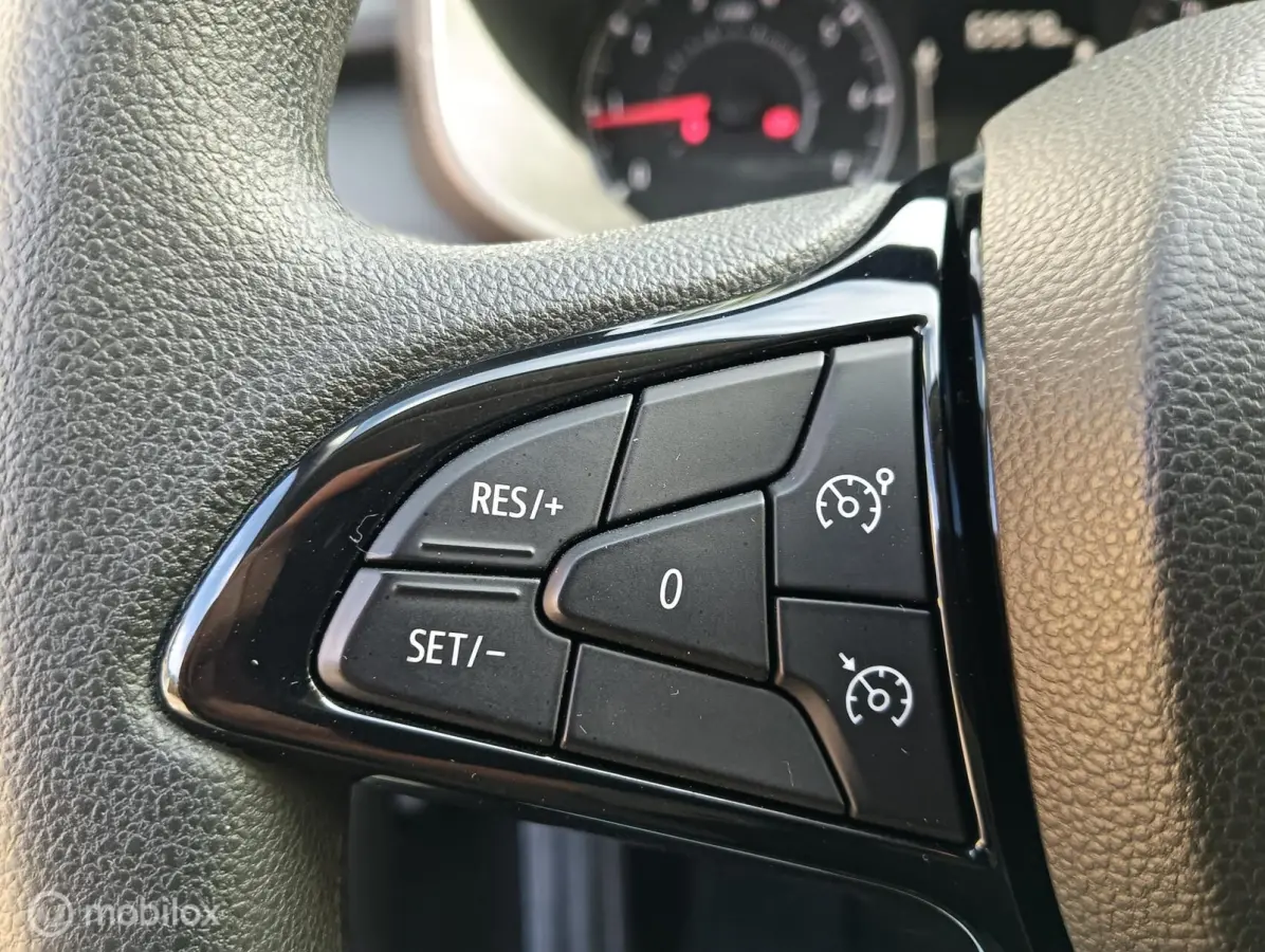 1.0 TCe 90 LED/CarPlay/PDC/4seiz.banden
