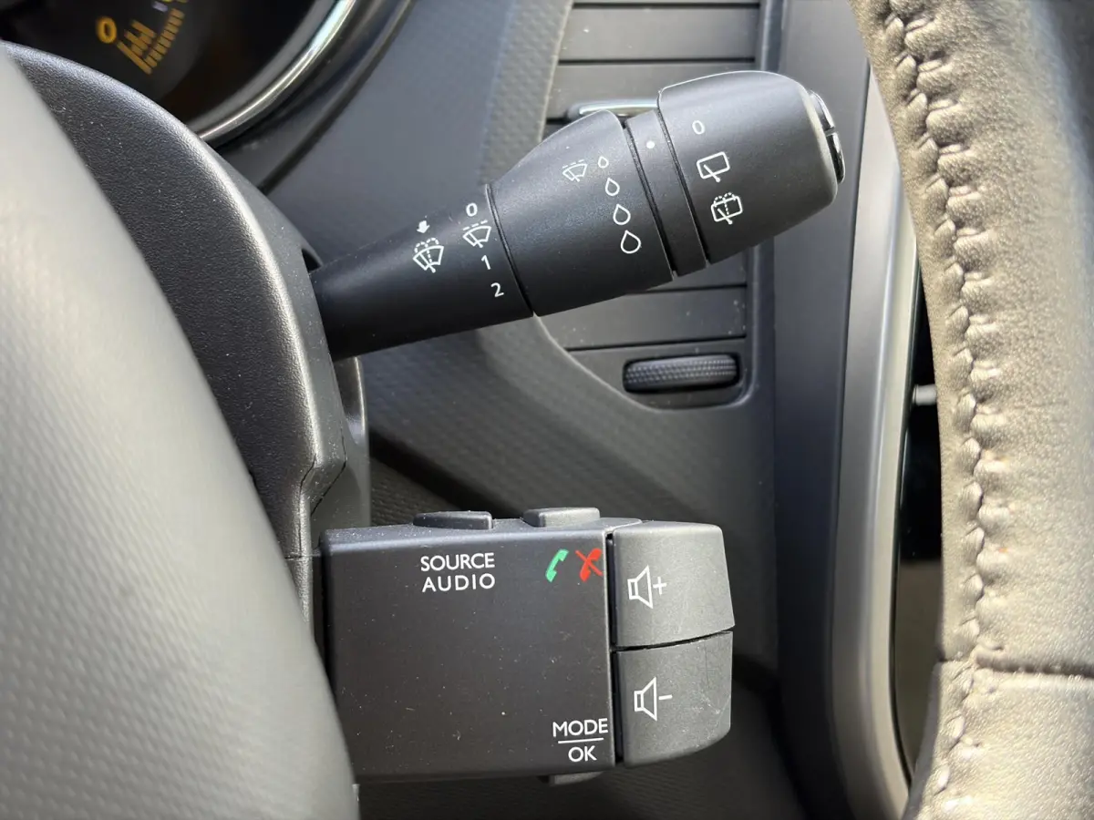 0.9 TCe Expression 2e Eigenaar,Navi,Trekhaak,Pdc,Airco,Cruise,Lm velgen,N.A.P,Weinig Km,Apk tot 01-2027