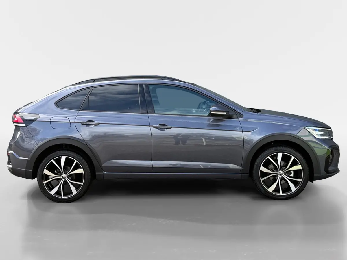 R-Line | Camera | Keyless | Apple Carplay / Android Auto |