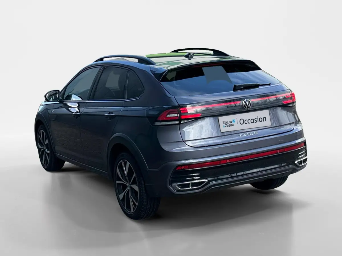 R-Line | Camera | Keyless | Apple Carplay / Android Auto |