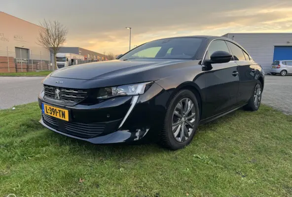 1.6 HYbrid Blue Lease Allure | Automaat |