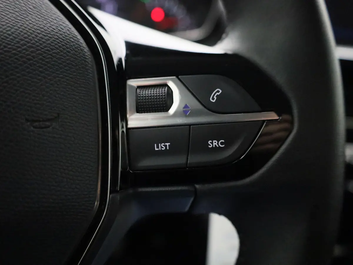 1.2 PureTech Active Pack | Airco | Navigatie | Parkeersensoren | Apple Carplay/Android Auto |