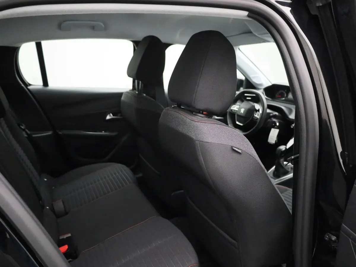 1.2 PureTech Active Pack | Airco | Navigatie | Parkeersensoren | Apple Carplay/Android Auto |