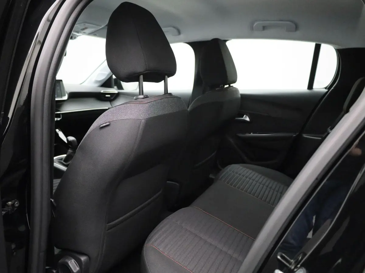 1.2 PureTech Active Pack | Airco | Navigatie | Parkeersensoren | Apple Carplay/Android Auto |