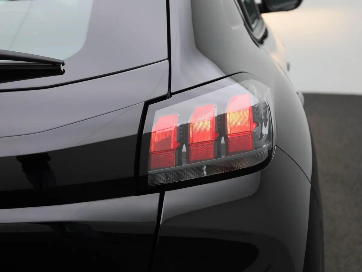 1.2 PureTech Active Pack | Airco | Navigatie | Parkeersensoren | Apple Carplay/Android Auto |
