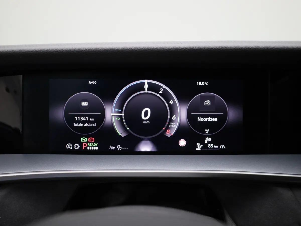 1.5 eHybrid R-Line Edition 272 PK| SoH 100% | Panorama Dak | Trekhaak | Navigatie + (Groot Scherm) | Head-Up Display | Stoelverwarming | Stuurwielverwarming