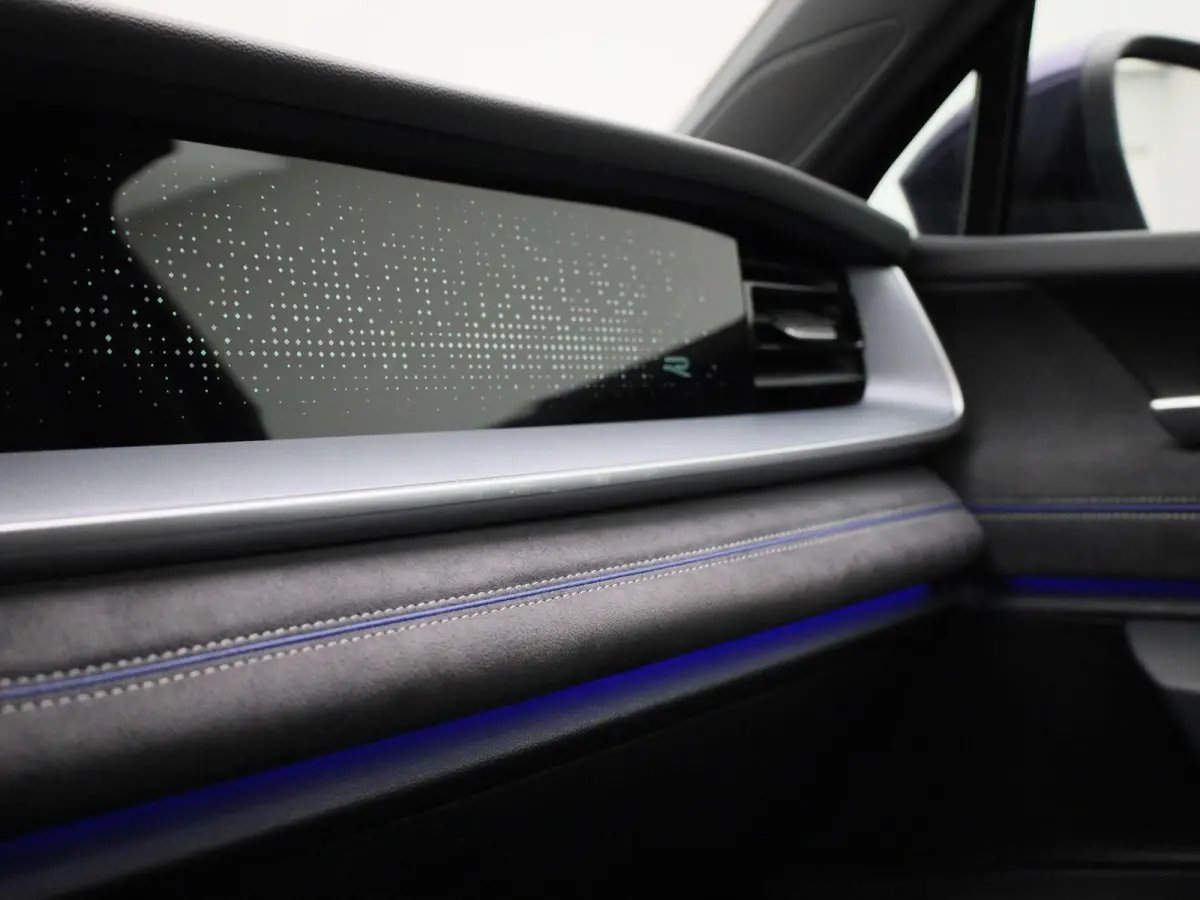 1.5 eHybrid R-Line Edition 272 PK| SoH 100% | Panorama Dak | Trekhaak | Navigatie + (Groot Scherm) | Head-Up Display | Stoelverwarming | Stuurwielverwarming