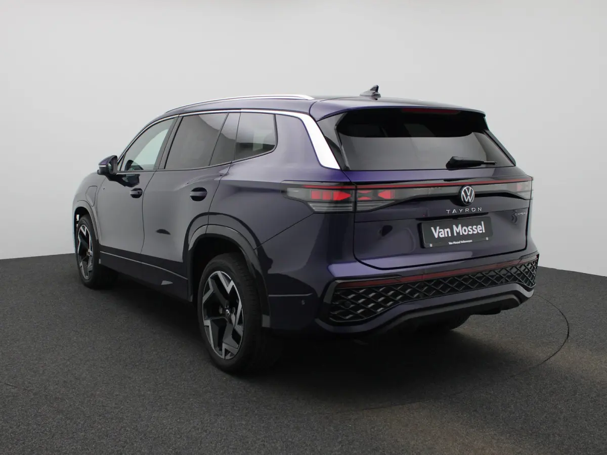 1.5 eHybrid R-Line Edition 272 PK| SoH 100% | Panorama Dak | Trekhaak | Navigatie + (Groot Scherm) | Head-Up Display | Stoelverwarming | Stuurwielverwarming