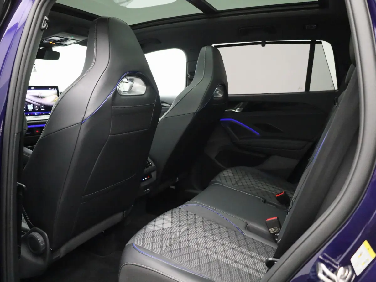 1.5 eHybrid R-Line Edition 272 PK| SoH 100% | Panorama Dak | Trekhaak | Navigatie + (Groot Scherm) | Head-Up Display | Stoelverwarming | Stuurwielverwarming