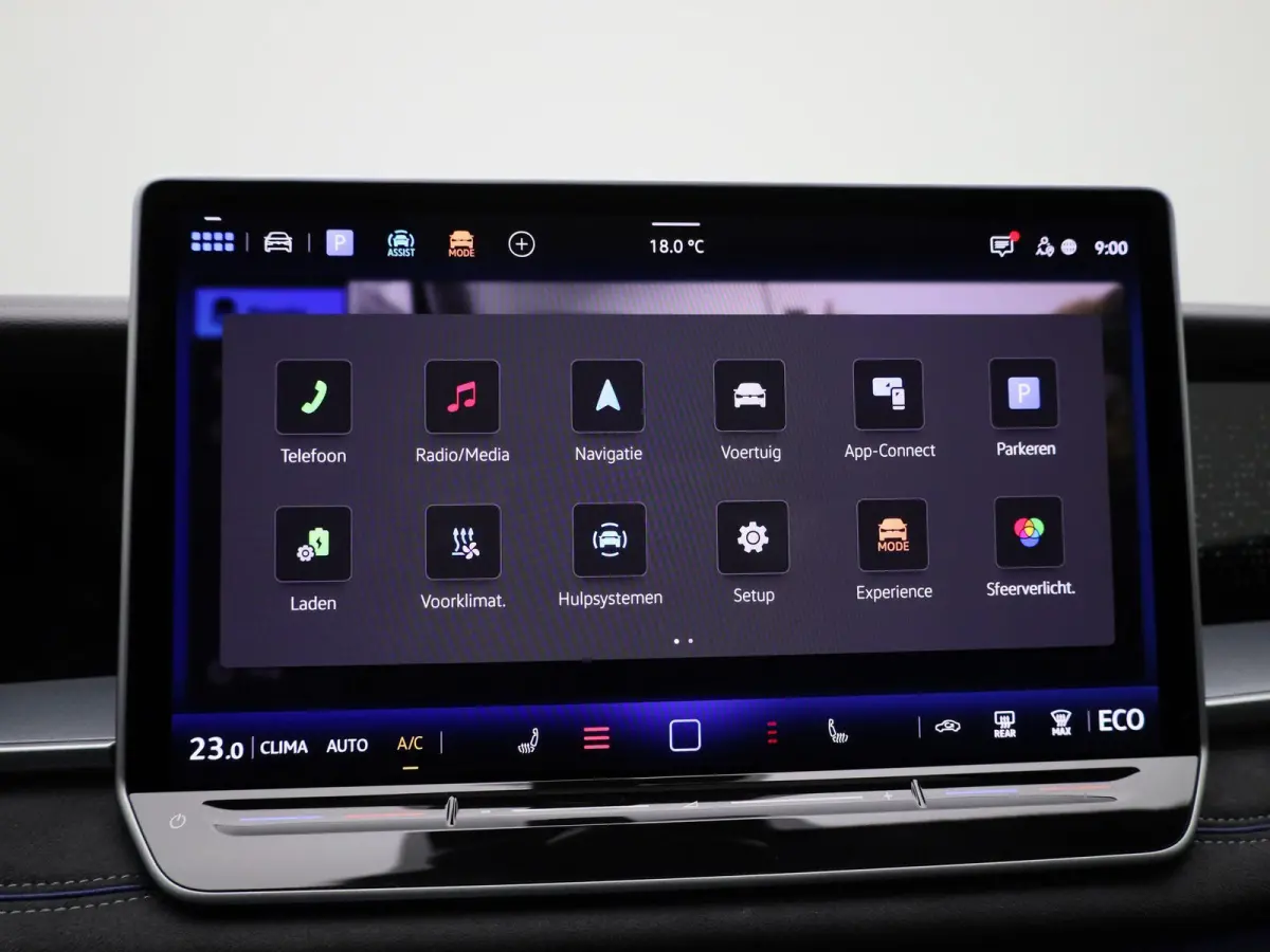 1.5 eHybrid R-Line Edition 272 PK| SoH 100% | Panorama Dak | Trekhaak | Navigatie + (Groot Scherm) | Head-Up Display | Stoelverwarming | Stuurwielverwarming