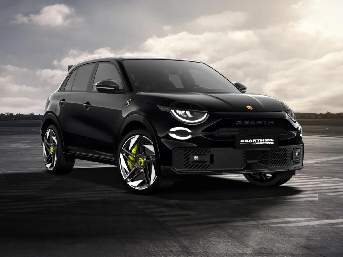 Competizione 54 kWh | Clima | Adapt. Cruise | Alcantara | Camera | Apple Carplay | Elektr. A-Klep | BSM | Keyless| 20" | Sperdifferentieel | Winter Pack
