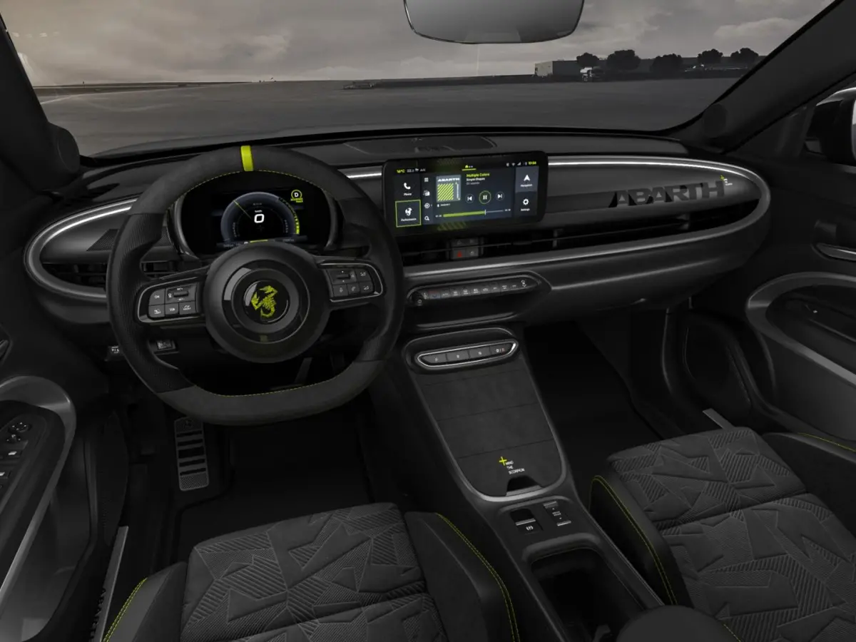 Competizione 54 kWh | Clima | Adapt. Cruise | Alcantara | Camera | Apple Carplay | Elektr. A-Klep | BSM | Keyless| 20" | Sperdifferentieel | Winter Pack