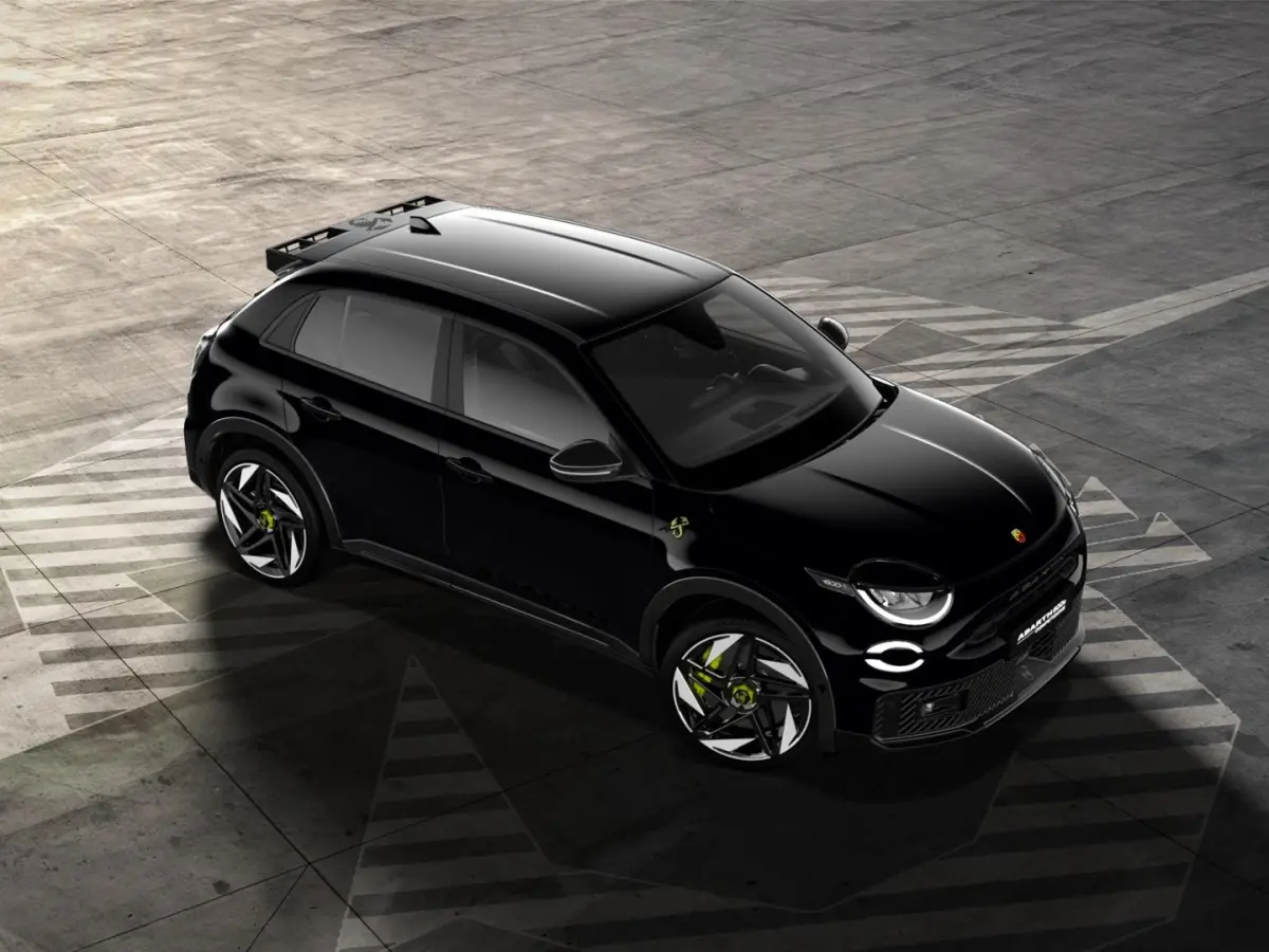 Competizione 54 kWh | Clima | Adapt. Cruise | Alcantara | Camera | Apple Carplay | Elektr. A-Klep | BSM | Keyless| 20" | Sperdifferentieel | Winter Pack