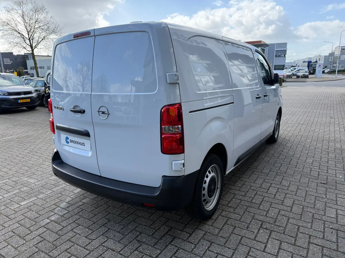 2.0 Diesel 145 L2 | 3 Zitplaatsen | Camera | Voorstoelen & Stuur Verwarmd | Cruise | DAB |
