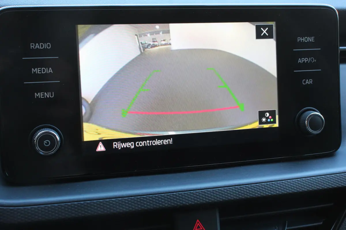1.0 TSI 110pk DSG Dynamic Navigatie Apple Carplay/Android Auto Camera Adaptive Cruise Control Stoelverwarming Ledverlichting