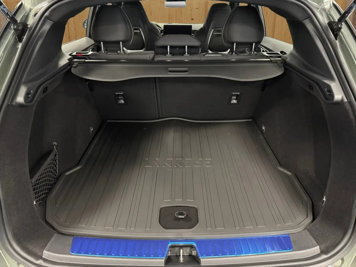 Core | Stoelverwarming |Parkeercamera | Apple Carplay/Android Auto|