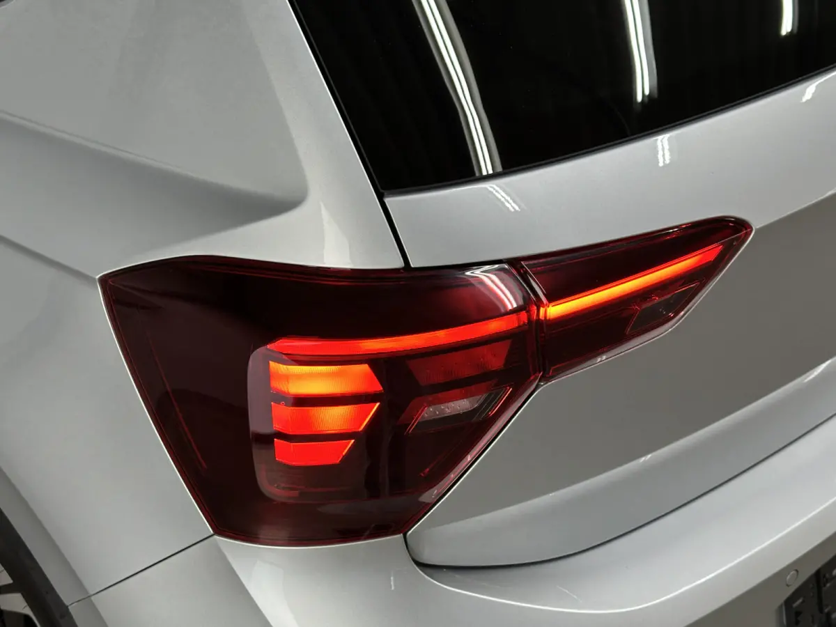 1.0 TSI Life Edition 95 pk Apple | Clima | Carplay/Android Auto| LED | Camera |