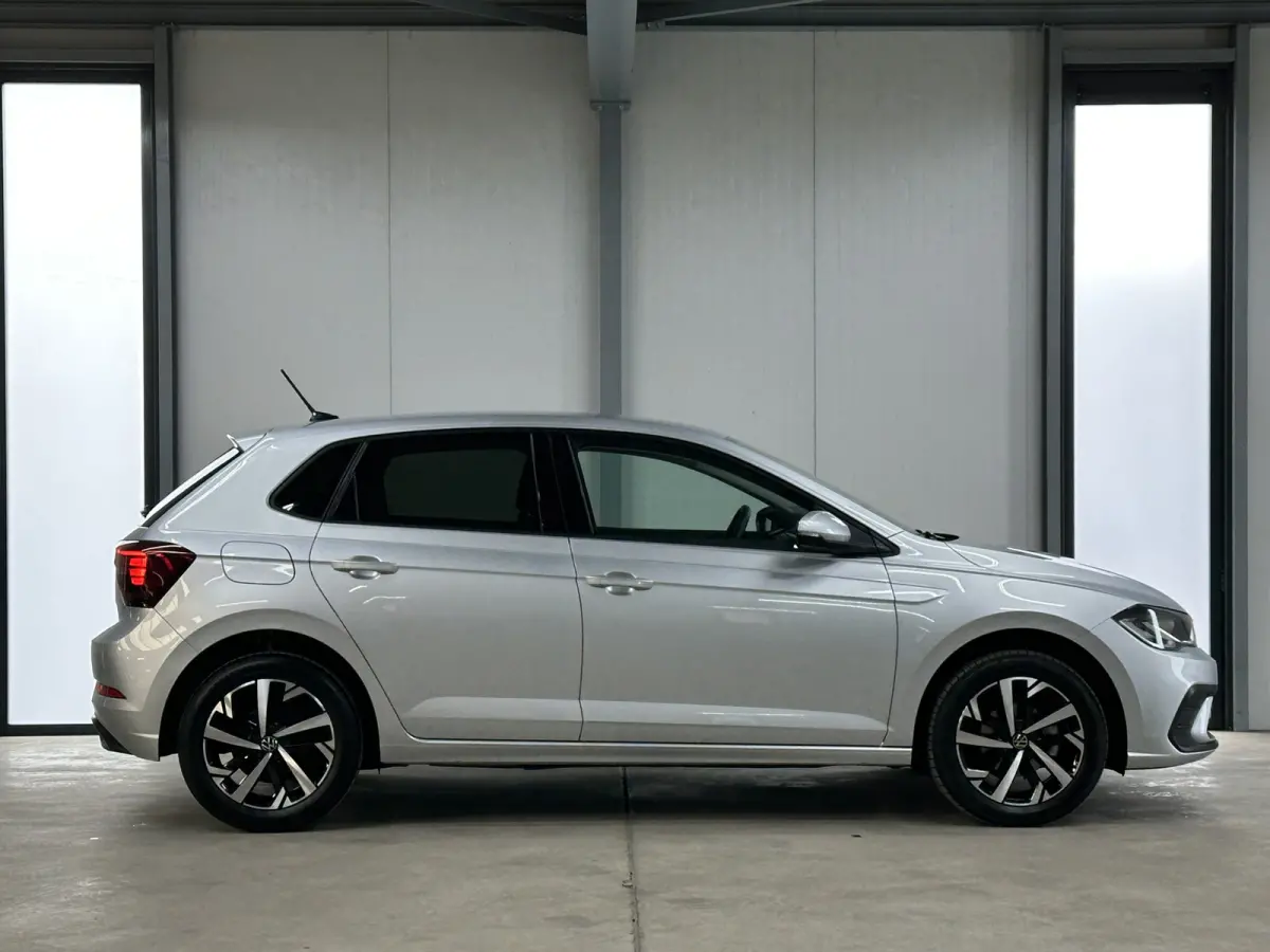 1.0 TSI Life Edition 95 pk Apple | Clima | Carplay/Android Auto| LED | Camera |